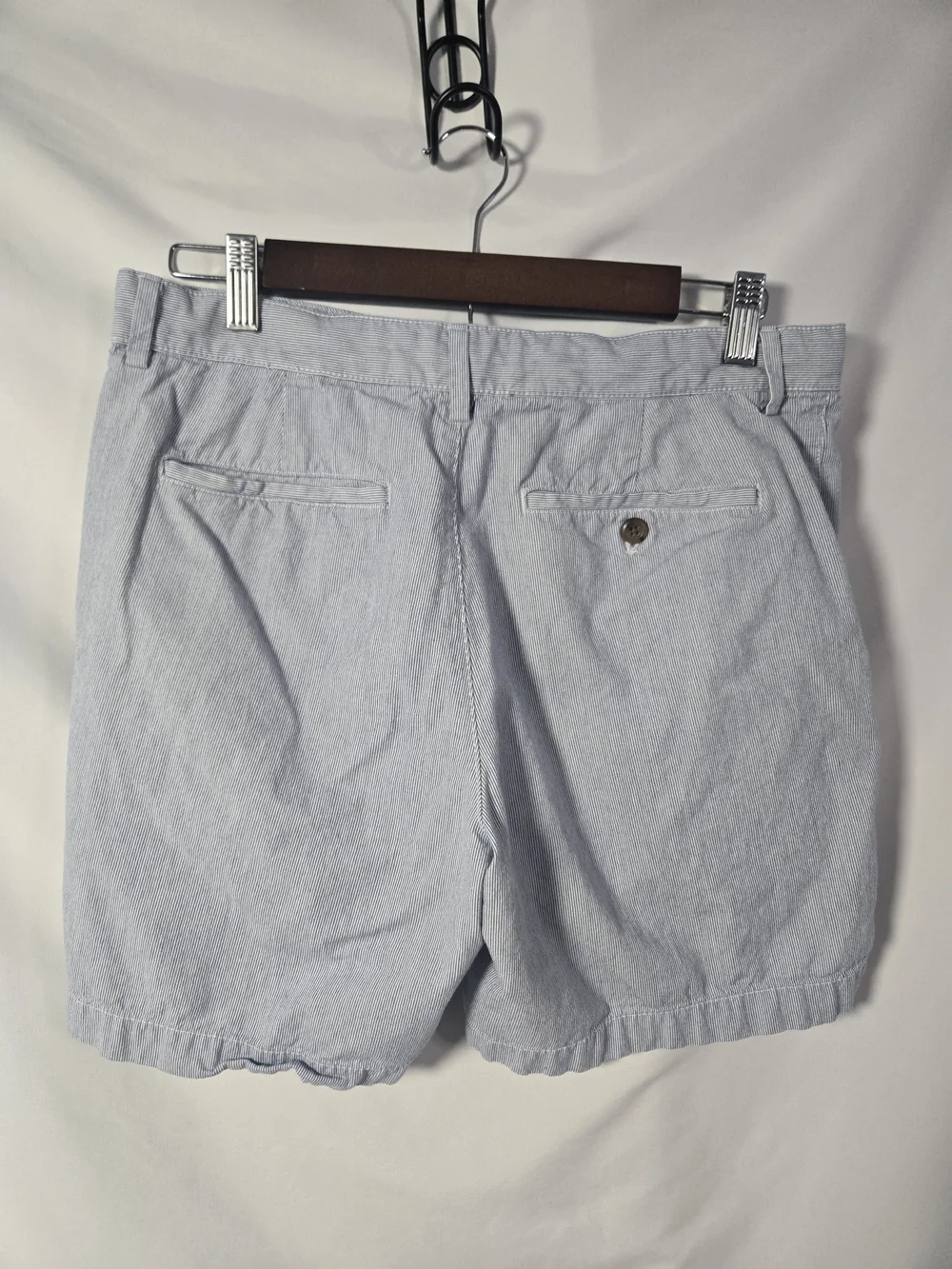 Banana Republic Light Blue Seersucker Flat‑Front Shorts 32